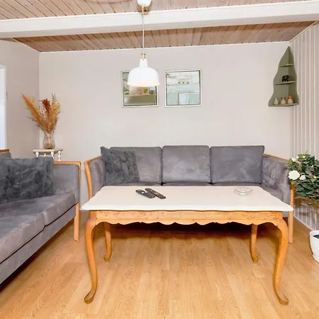 Semesterbostad 5 Person In Karby-by Traum