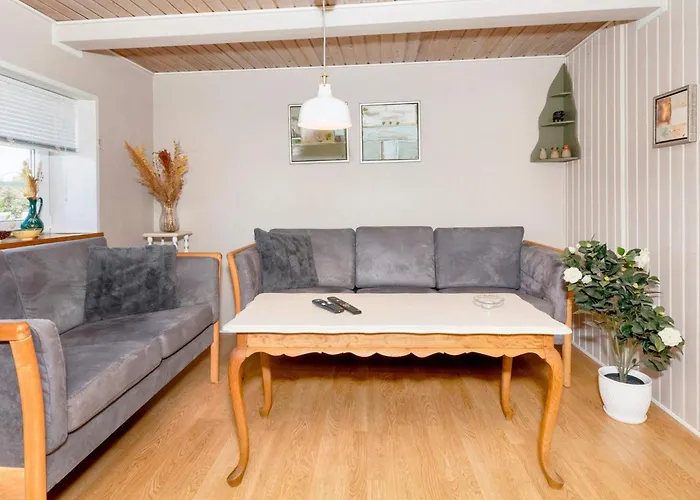 Semesterbostad 5 Person In Karby-by Traum