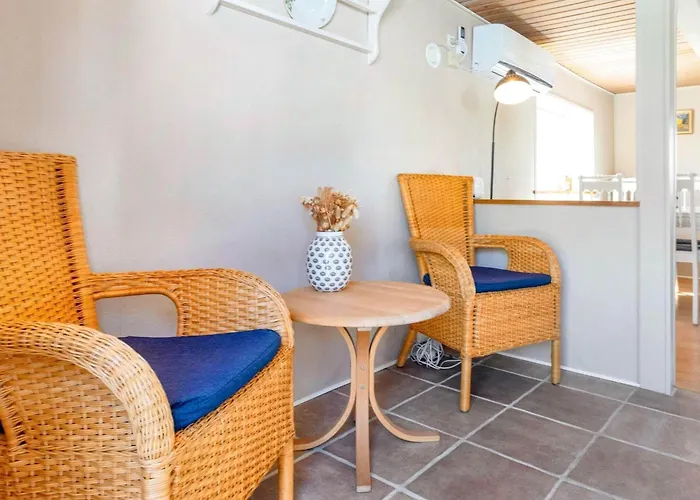 5 Person In Karby-by Traum Karby