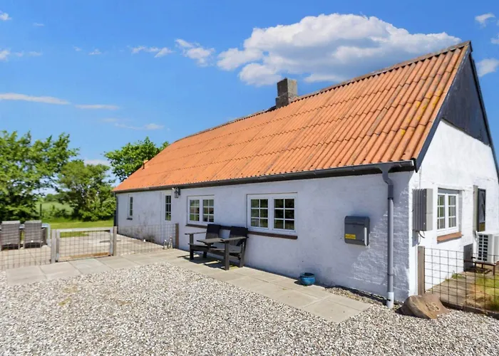 5 Person In Karby-by Traum